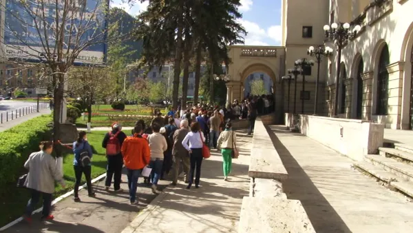 A fost coadă, dar nu cu chef de muncă. Peste 2.000 de joburi, 418 CV-uri depuse, 9 angajaţi