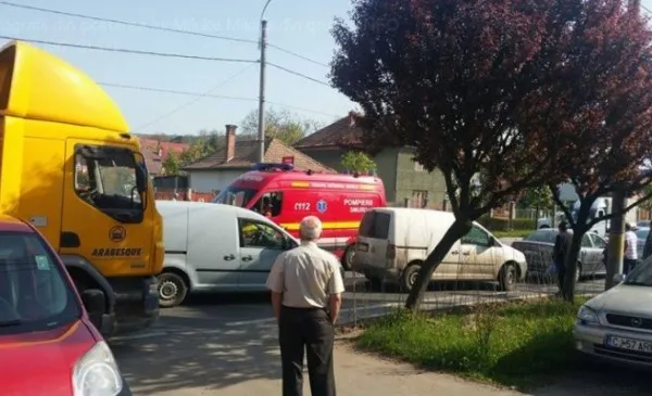 A omorât o bătrână pe trecere, a fugit şi şi-a dat foc maşinii. De prins, l-au prins „poliţiştii” de pe Facebook