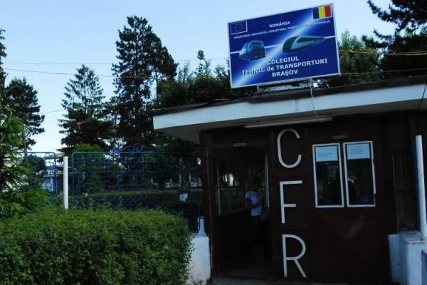 84 de elevi ai Colegiului Transporturi Braşov vor primi burse de la RATBV