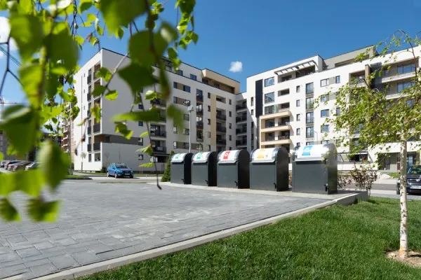 Primele pubele îngropate din municipiul Braşov, montate în Coresi Avantgarden