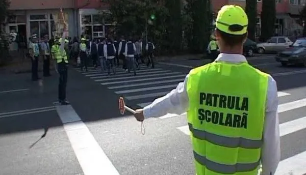 Pe străzile Braşovului vor apărea patrulele şcolare de circulaţie