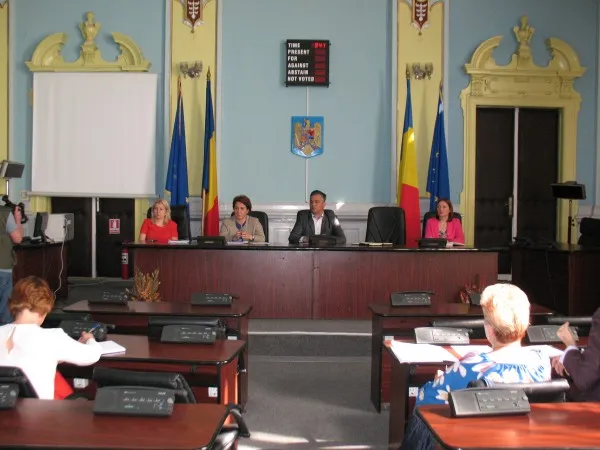 700 de oameni cu salarii mai mici. Consiliul Judeţean Braşov va încerca să rezolve problema fără precedent din sistemul sanitar braşovean