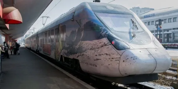 „TGV-ul” românesc care ajunge şi la Braşov nu poate circula şi pe alte trasee, din cauza căilor ferate şubrede