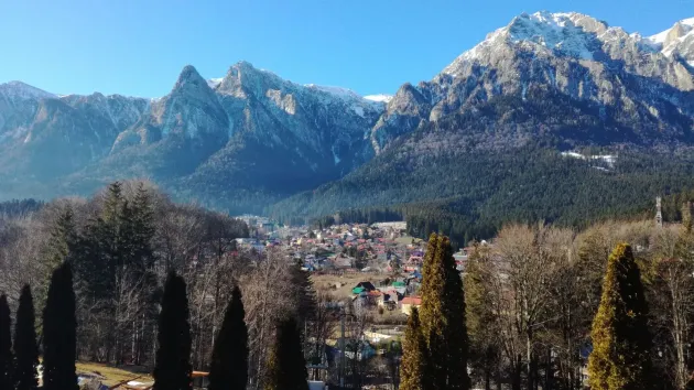 Turiştii nu se mai înghesuie să îşi petreacă Sărbătorile Pascale pe Valea Prahovei 