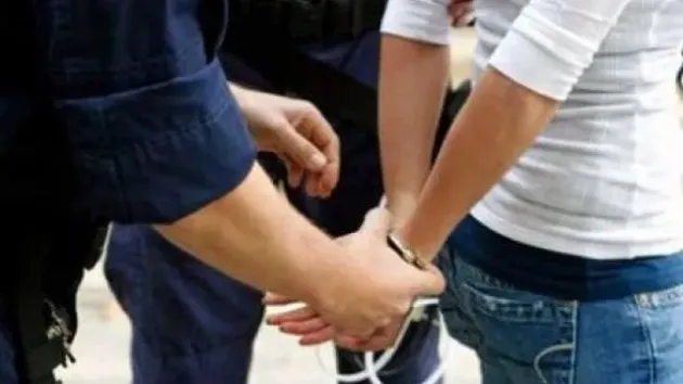 Batjocorită în zi de Paşti: Luată de pe stradă şi violată pe şantier