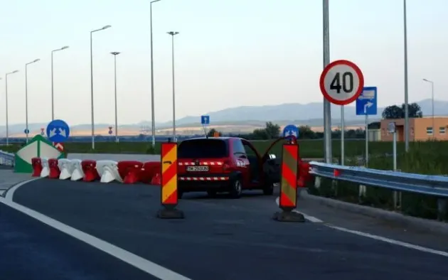 Spaţiile de servicii de pe ocolitoare vor fi deschise într-un final