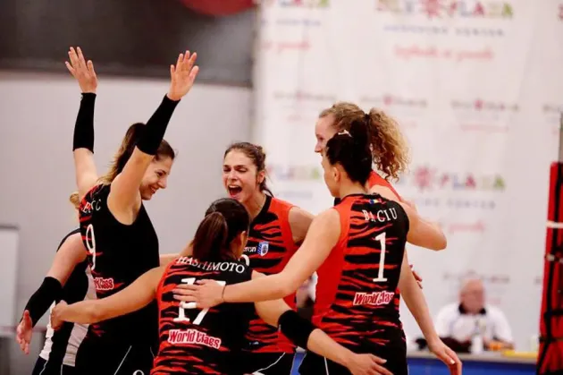 CSM Bucureşti a sărbătorit câştigarea primului titlu 
din istorie la volei feminin
