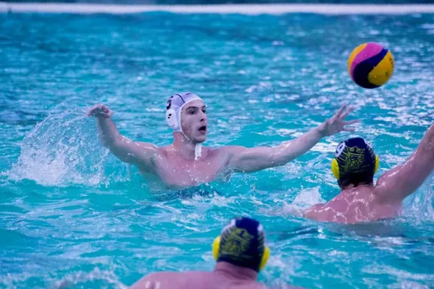 Corona Sportul  Studenţesc  a pierdut primele două jocuri din semifinalele Superligii Naţionale de polo
