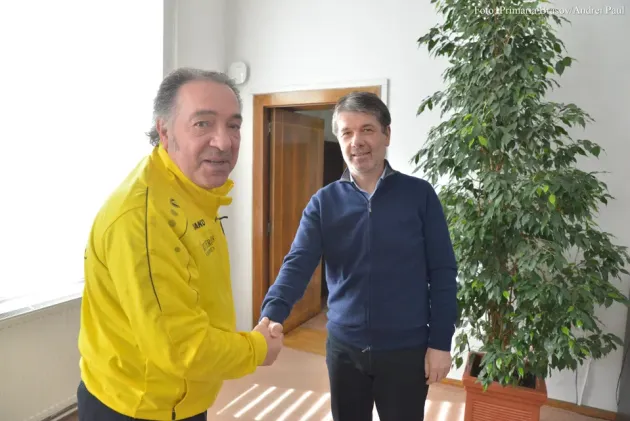 Marcel Răducanu îi antrenează în aceste zile pe micuţii fotbalişti ai Coronei