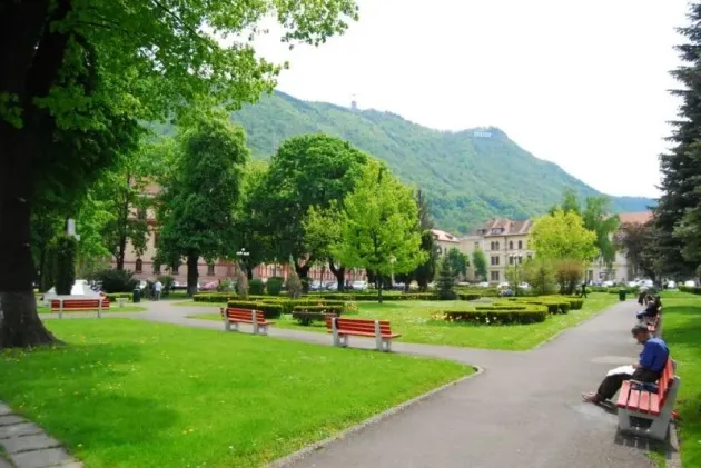 Întreţinerea spaţiilor verzi din Braşov în următorii 4 ani are buget alocat de 61,98 milioane lei