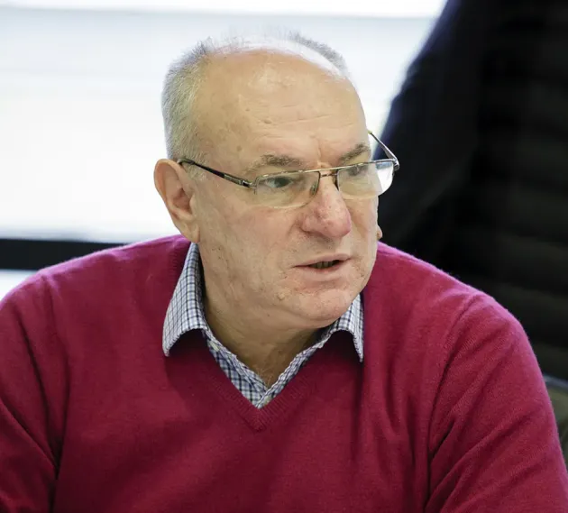 Braşoveanul Octavian Goga rămâne în conducerea FRF