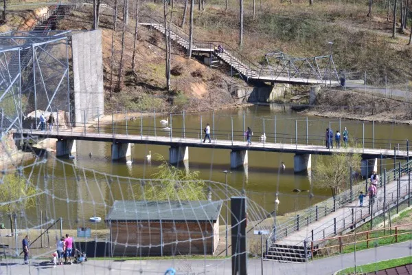 Coadă la porţile Grădinii Zoologice Braşov