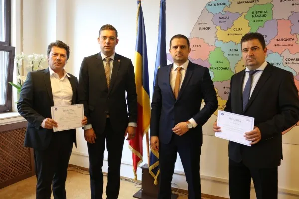 Primarul Branului şi cel din Vama Veche, premiaţi de ministrul Turismului pentru numărul record de turişti atraşi de 1 mai 