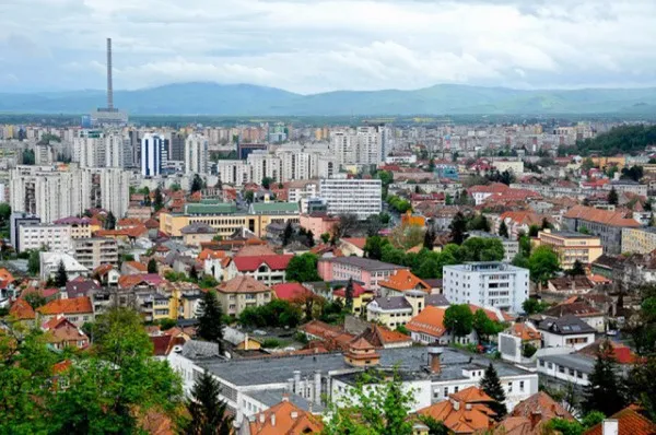 O treime dintre români spun că s-ar muta la Braşov 