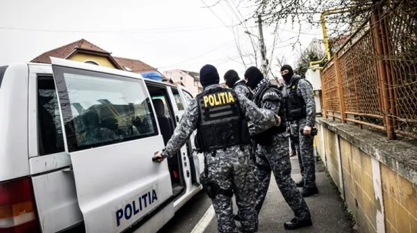Percheziţii la cei 6 spărgători de locuinţe din Galaţi care atacau la Braşov din februarie 2017