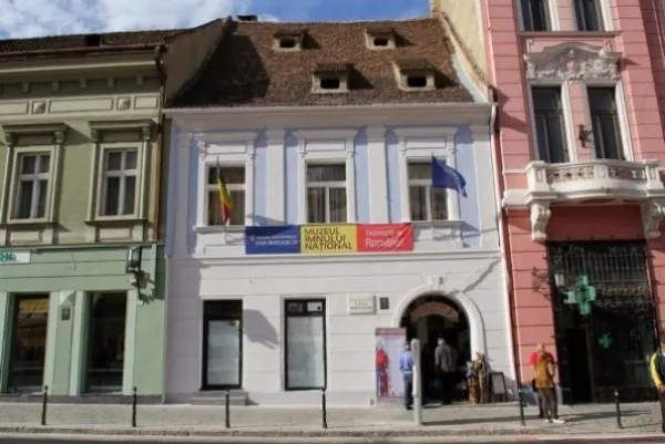 19.18-20.18 - Închis o oră pentru eroi