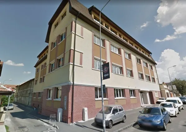 Sediul Condmag Braşov, licitat în fiecare miercuri. Clădirea de pe Avram Iancu e scoasă la vânzare pentru 1,667 milioane de euro