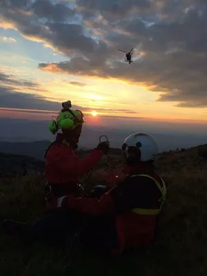 Două elicoptere chemate pentru 10 turişti polonezi, rătăciţi la înălţime, pe crestele Munţilor Făgăraş