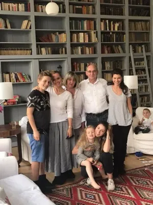 Andreea Esca, impresionată de „biserica - hotel” din Cincșor