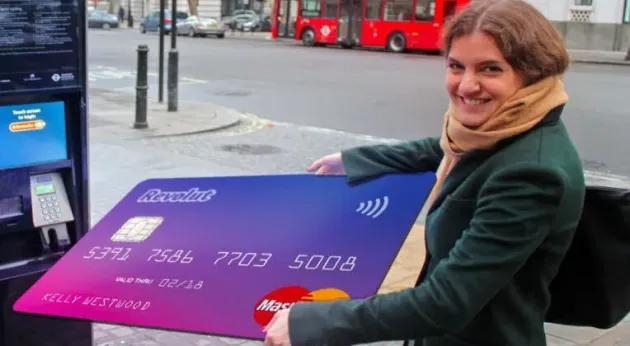Braşovenii, printre cei mai frecvenţi utilizatori ai cardurilor Revolut