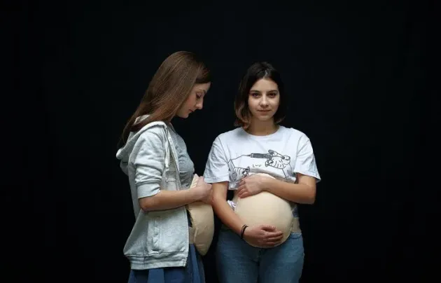 Le învaţă cum să nu devină „mame adolescente”