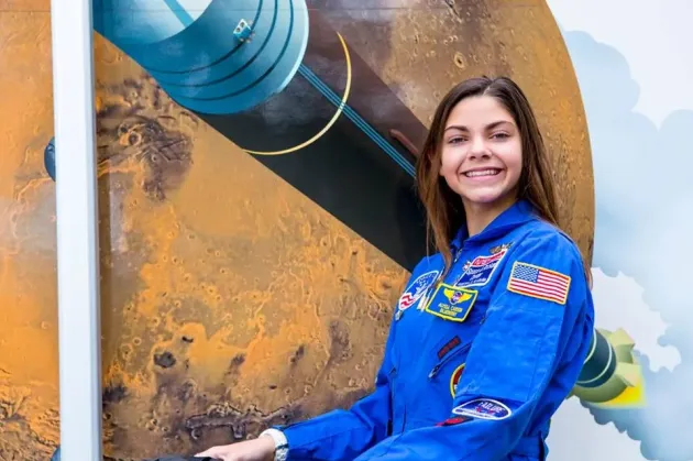 O adolescentă din SUA, prima persoană din lume care s-ar putea muta pe Marte