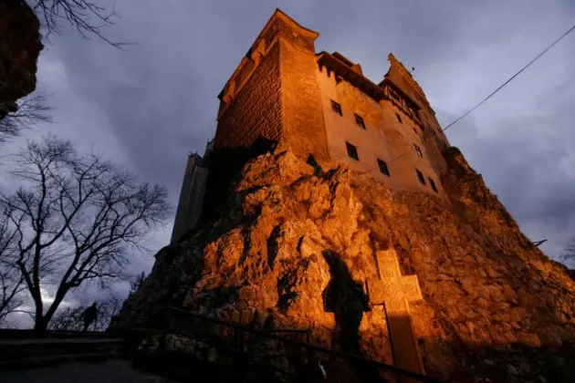 Tururi reale şi virtuale, la Castelul Bran
