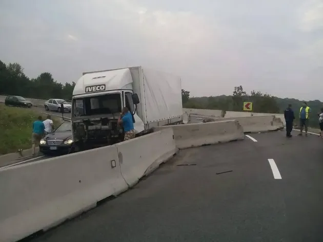 Se fac reparaţii în „curba morţii”