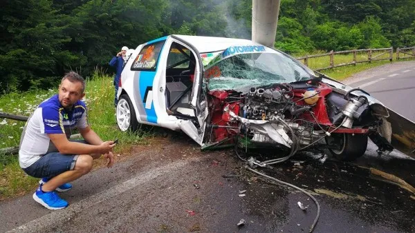 Un pilot a lovit un stâlp, la etapa de viteză în coastă de pe Drumul Poienii