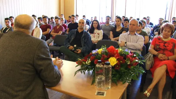 Centenarul înseamnă de fapt doi ani