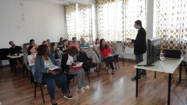 Străinii sunt şcoliţi la Braşov pentru a deveni cetăţeni români