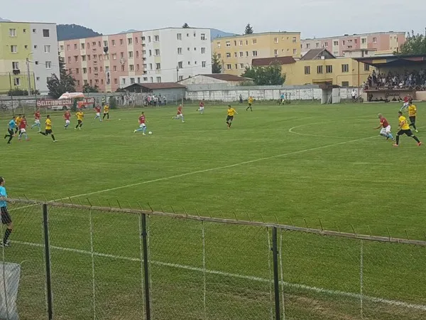 Marş fotbalistic, învăluit în instabilitate 