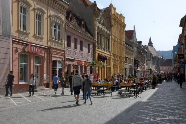 Braşovul, unul dintre puţinele oraşe cu un retail stradal dezvoltat 