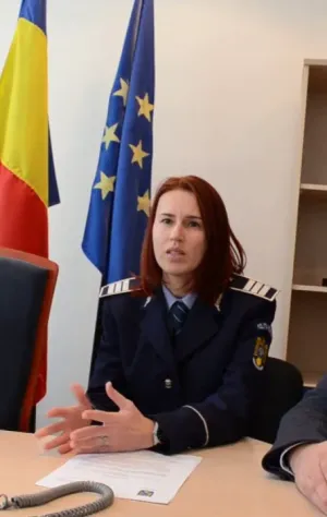 Grupul celor 7 care deturnau licitaţii publice, adus cu Poliţia la Braşov