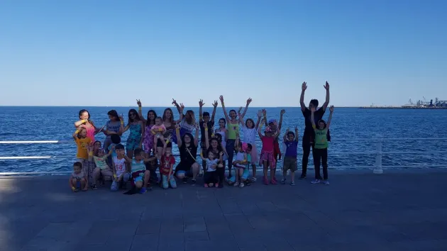 Prima vacanţă la mare pentru 30 de copii defavorizaţi din Braşov