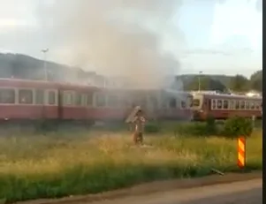 Incendiu în trenul fără călători, pe ruta Braşov - Zărneşti