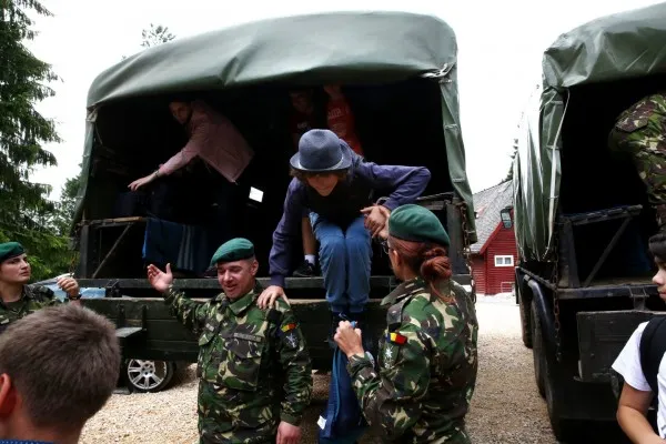 Peste 40 de cercetaşi selectaţi de MApN şi-au început instrucţia anuală de la Predeal