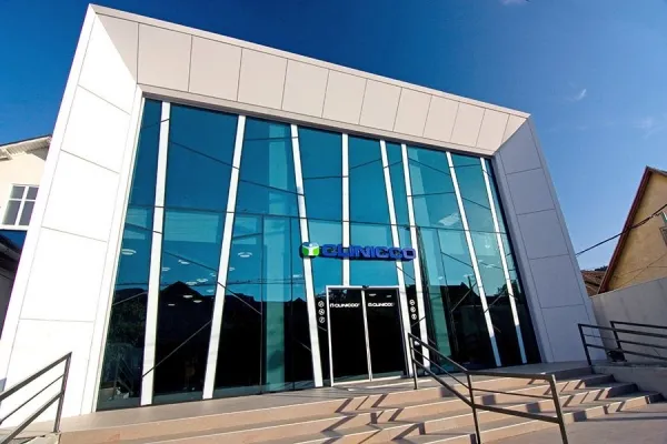 Clinicco a mărit salariile medicilor cu 25% anul trecut şi cu 10% anul acesta 