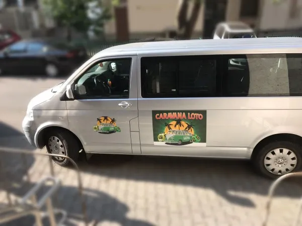 „Caravana Loto 6/49” îşi surprinde jucătorii cu premii, în agenţii: 100 de lei, banii pe loc