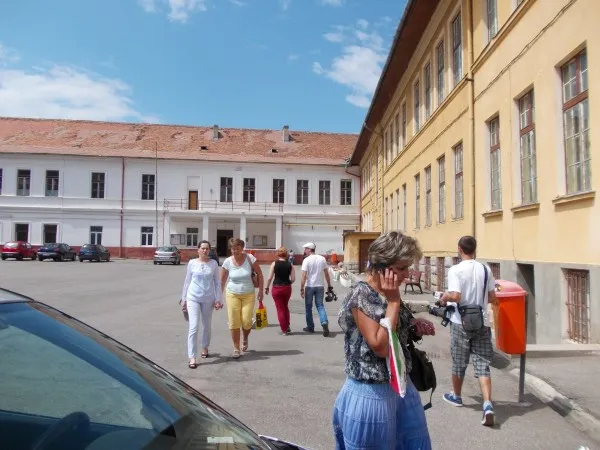 273 de dascăli sunt aşteptaţi, mâine, la examenul de definitivare în învăţământ