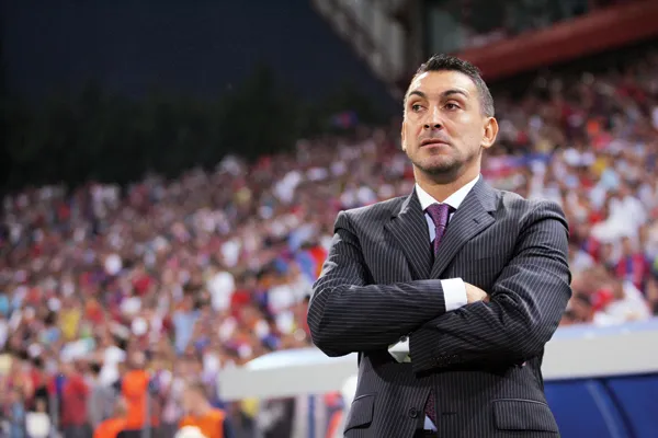 Ilie Dumitrescu se ia de Omrani