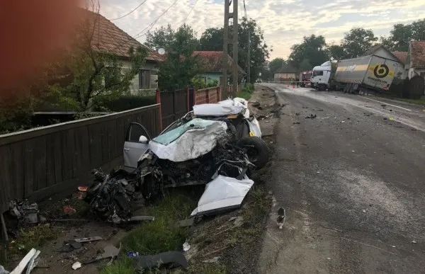 Impact mortal pe DN 11, din cauza oboselii. Maşina i-a devenit mormânt şoferului 