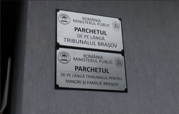 „Gol pușcă” rămâne în arest: S-a dezbrăcat în fața copiilor și se pregătea de viol
