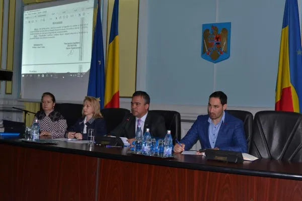 Cum bagă Guvernul mâna în banii de aeroport