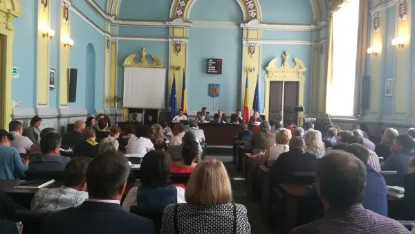 Daţi-le lemne, altfel veţi gestiona revolte locale