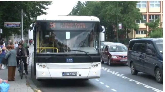 Se va urca pe uşa din faţă în autobuzele de pe 7 linii RATBV 