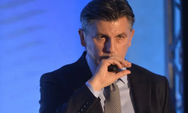 Lupescu, back in business