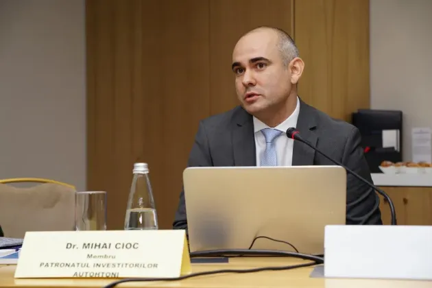 Jumătate dintre români sunt plătiţi cu salariul minim pe economie 