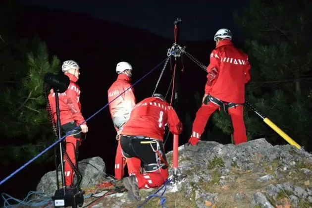 Tragedie pe creastă: A murit după o căzătură de zeci de metri