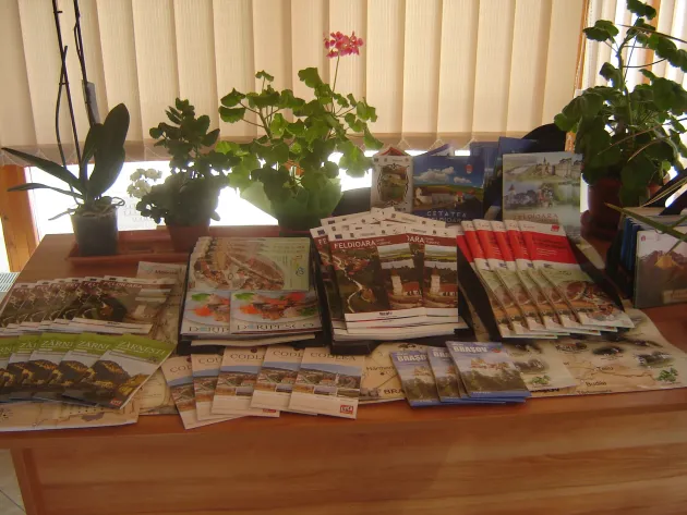 Noi materiale informative reprezentative pentru judeţ la Centrul de Informare Turistică